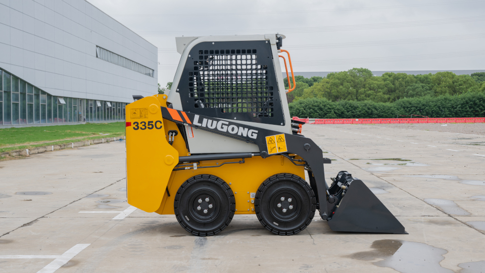 Мини-погрузчик LiuGong 335C